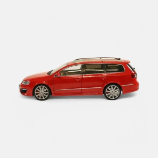 Volkswagen Passat R36 (2009) - Kombi - tornado red NZG 1:18 Metallmodell