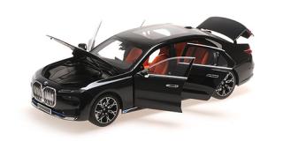 BMW i7 - 2022 - BLACK METALLIC/RED METALLIC Minichamps 1:18 Metallmodell mit zu öffnenden Türen und Haube(n)