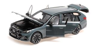 BMW i5 M60 TOURING - 2024 - GREEN METALLIC Minichamps 1:18 Metallmodell mit zu öffnenden Hauben und Türen!