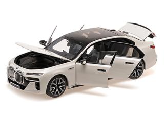 BMW i7 M70 (G70) - 2024 - WHITE METALLIC Minichamps 1:18 Metallmodell mit zu öffnenden Hauben und Türen!
