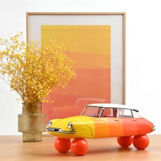 Citroën DS 19 on balls 1959 Shades of Orange 1:12 Norev 1:12 Metallmodell (Türen/Hauben nicht zu öffnen!)