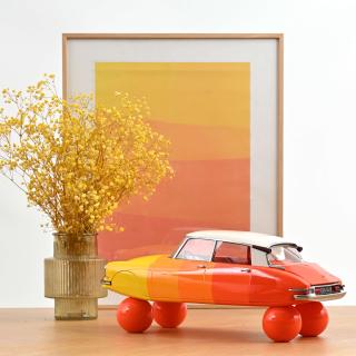 Citroën DS 19 on balls 1959 Shades of Orange 1:12 Norev 1:12 Metallmodell (Türen/Hauben nicht zu öffnen!)