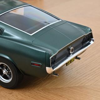 Wiederauflage: Ford Mustang Fastback 1968 - Satin Green metallic Norev Metallmodell 1:12 (Türen, Motorhaube... nicht zu öffnen!)