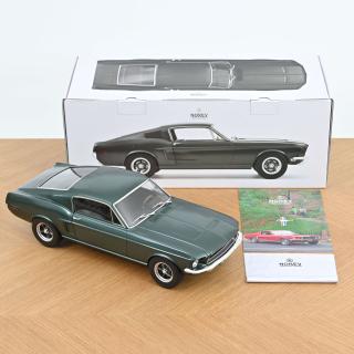 Wiederauflage: Ford Mustang Fastback 1968 - Satin Green metallic Norev Metallmodell 1:12 (Türen, Motorhaube... nicht zu öffnen!)