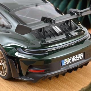 Porsche 911 GT3 RS 2022 Jetgreen metallic & Black Norev 1:12 Metallmodell (Türen/Hauben nicht zu öffnen!)