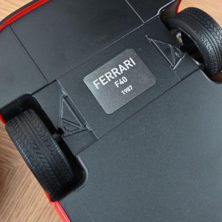 Ferrari F40 1987 Red (revised version) Norev 1:12 Metallmodell (Türen/Hauben nicht zu öffnen!)