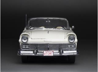 Ford Fairlane 500 Skyliner 1957  – Colonial White SunStar Metallmodell 1:18