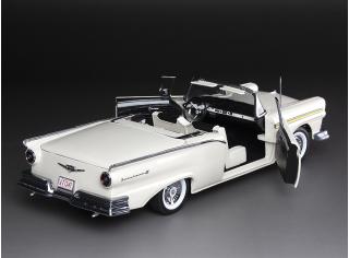 Ford Fairlane 500 Skyliner 1957  – Colonial White SunStar Metallmodell 1:18