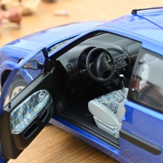 Citroën Saxo VTS 1996 Poseidon Blue  Norev 1:18 Metallmodell  (Türen zu öffnen!)
