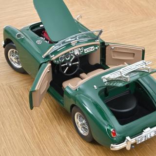 MGA 1955 British Racing Green   Norev 1:18 Metallmodell 2 Türen, Motorhaube und Kofferraum zu öffnen!