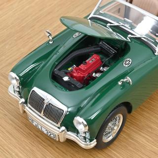 MGA 1955 British Racing Green   Norev 1:18 Metallmodell 2 Türen, Motorhaube und Kofferraum zu öffnen!