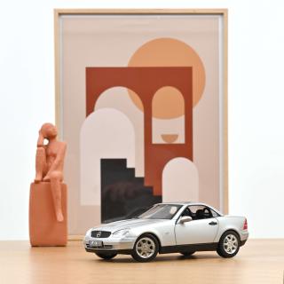 Mercedes-Benz SLK 1996 Brillant Silver 1:18 Norev 1:18 Metallmodell 2 Türen, Kofferraum und Motorhaube  zu öffnen!