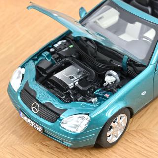 Mercedes-Benz SLK 1996 Vivianitgrün Norev 1:18 Metallmodell 2 Türen, Motorhaube und Kofferraum zu öffnen!