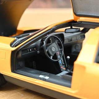 Mercedes-Benz C 111/II 1970 White Autumn metallic 1:18 Norev 1:18 Metallmodell 2 Türen, ausfahrbare Scheinwerfer, Kofferraum und Motorhaube  zu öffnen!