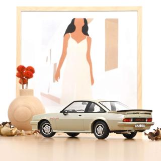 Opel Manta GSi 1987 Platin metallic  Norev 1:18 Metallmodell  (Türen/Hauben nicht zu öffnen!)