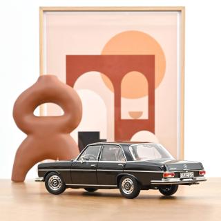 Mercedes-Benz 280 SE 1968 Black (Reprod 2026) Norev 1:18 Metallmodell 4 Türen, Motorhaube und Kofferraum zu öffnen!