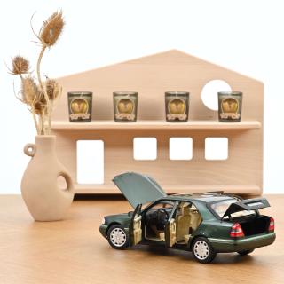 Mercedes-Benz C-Class 1993 Malachit Green  Norev 1:18 Metallmodell 4 Türen, Motorhaube und Kofferraum zu öffnen!