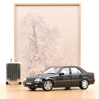 Mercedes-Benz C36 AMG 1993 Obsidian Black metallic  Norev 1:18 Metallmodell 4 Türen, Motorhaube und Kofferraum zu öffnen!