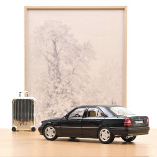 Mercedes-Benz C36 AMG 1993 Obsidian Black metallic  Norev 1:18 Metallmodell 4 Türen, Motorhaube und Kofferraum zu öffnen!