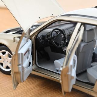 Mercedes-Benz C-Class T-Model 1997 Smoke silver  Norev 1:18 Metallmodell 4 Türen, Motorhaube und Kofferraum zu öffnen!