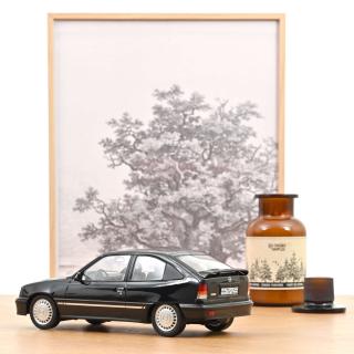 Opel Kadett GSi 1991 Black metallic Helmut Schmidt 1:18 Norev 1:18 Metallmodell (Türen/Hauben nicht zu öffnen!)