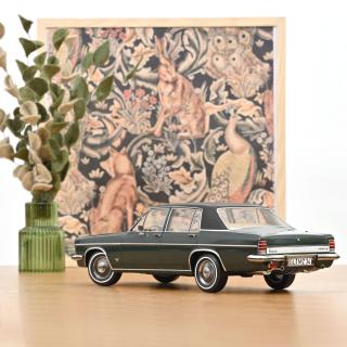 Opel Diplomat V8 1969 Cedar Green   Norev 1:18 Metallmodell (Türen/Hauben nicht zu öffnen!)