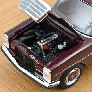 Mercedes-Benz 200 1968 Dark Red Brown  Norev 1:18 Metallmodell 4 Türen, Motorhaube und Kofferraum zu öffnen!