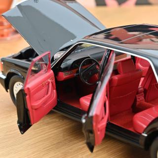 Mercedes-Benz 560 SEL 1991 Black   Norev 1:18 Metallmodell 4 Türen, Motorhaube und Kofferraum zu öffnen!