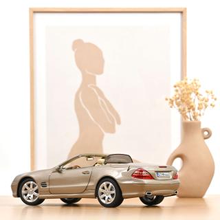 Mercedes-Benz SL 500 2003 Travertine Beige  Norev 1:18 Metallmodell 2 Türen, Motorhaube und Kofferraum zu öffnen!