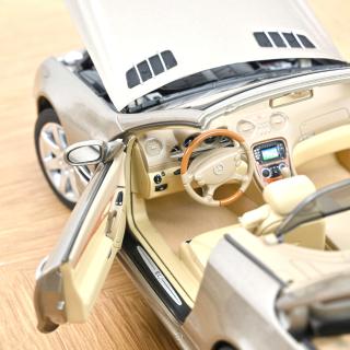 Mercedes-Benz SL 500 2003 Travertine Beige  Norev 1:18 Metallmodell 2 Türen, Motorhaube und Kofferraum zu öffnen!