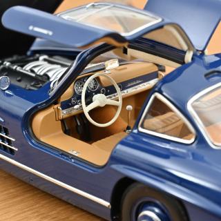 Mercedes-Benz 300 SL 1954 Blue  Norev 1:18 Metallmodell (2 Türen, Motorhaube und Heckklappe zu öffnen!)