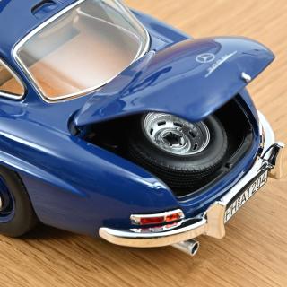 Mercedes-Benz 300 SL 1954 Blue  Norev 1:18 Metallmodell (2 Türen, Motorhaube und Heckklappe zu öffnen!)