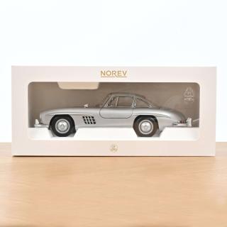 Mercedes-Benz 300 SL 1954 Silver   Norev 1:18 Metallmodell 2 Türen, Motorhaube und Kofferraum zu öffnen!