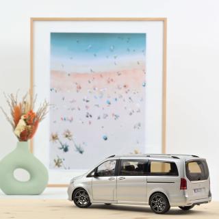 Mercedes-Benz V-Class AMG-Line 2018 Silver Norev 1:18 Metallmodell 3 Türen und Kofferraum zu öffnen!