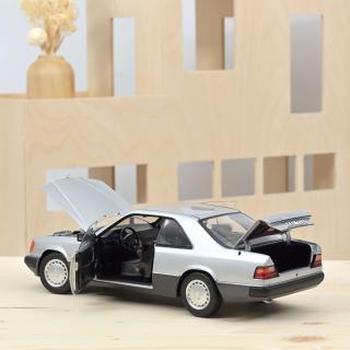 Mercedes-Benz 300 CE-24 Coupé 1990 - Silver Norev 1:18 Metallmodell 2 Türen, Motorhaube und Kofferraum zu öffnen!