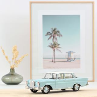 Mercedes-Benz 220 S 1965 Light Blue   Norev 1:18 Metallmodell 4 Türen, Motorhaube und Kofferraum zu öffnen!