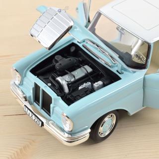 Mercedes-Benz 220 S 1965 Light Blue   Norev 1:18 Metallmodell 4 Türen, Motorhaube und Kofferraum zu öffnen!