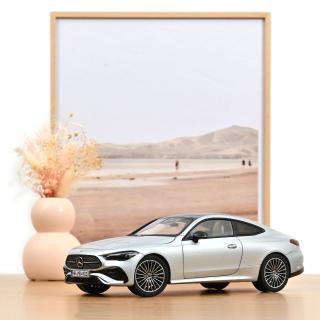 Mercedes-Benz CLE Coupé 2024 Hightech Silver   Norev 1:18 Metallmodell 2 Türen, Motorhaube und Kofferraum zu öffnen!