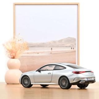 Mercedes-Benz CLE Coupé 2024 Hightech Silver   Norev 1:18 Metallmodell 2 Türen, Motorhaube und Kofferraum zu öffnen!