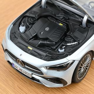 Mercedes-Benz CLE Coupé 2024 Hightech Silver   Norev 1:18 Metallmodell 2 Türen, Motorhaube und Kofferraum zu öffnen!