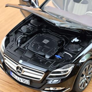 Mercedes-Benz CLS Shooting Brake 2011 Obsidian Black metallic Norev 1:18 Metallmodell 4Türen und 2 Hauben  zu öffnen!