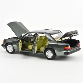 Mercedes-Benz 230 E 1990 Night Green metallic 1:18 Norev 1:18 Metallmodell 4 Türen, Motorhaube und Kofferraum zu öffnen!