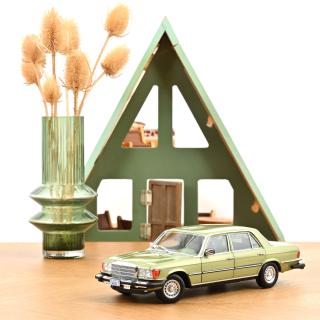 Mercedes-Benz 450 SEL Silvergreen US TV-Version 1979  Norev 1:18 Metallmodell 4 Türen, Motorhaube und Kofferraum zu öffnen!