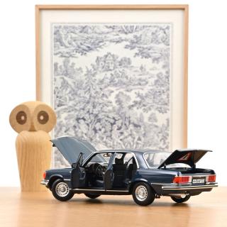 Mercedes-Benz 350 SEL 1979 Hansa Blue  Norev 1:18 Metallmodell (4 Türen, Motorhaube und Heckklappe zu öffnen!)