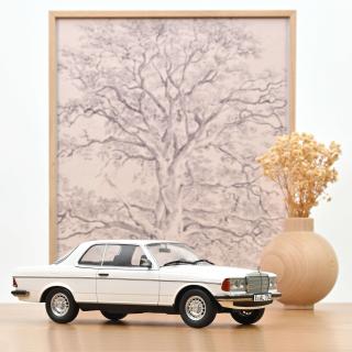Mercedes-Benz 280 CE 1980 Weiß Norev 1:18 Metallmodell (Türen/Hauben nicht zu öffnen!)