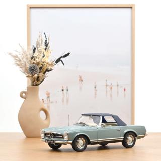Mercedes-Benz 230 SL 1963 Horizon Blue 1:18 Norev 1:18 Metallmodell 2 Türen, Motorhaube und Kofferraum zu öffnen!