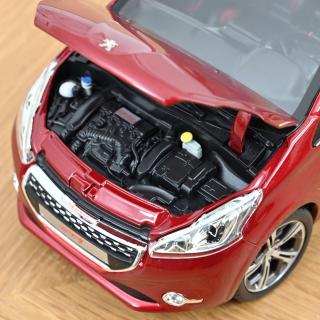 Peugeot 208 GTi 2013 Rubis Red  (Reprod 2026) Norev Metallmodell 1:18 (Türen, Motorhaube, Kofferraum zu öffnen!)