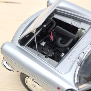 Peugeot 404 Cabriolet 1967 - Silver Norev 1:18 Metallmodell Türen, Motorhaube und Kofferraum zu öffnen!