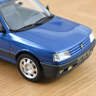 Peugeot 309 GTi16 1992 - blau - Norev 1:18 (Türen, Motorhaube... nicht zu öffnen!) Wiederauflage