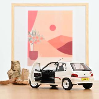 Peugeot 106 Rallye 1.3 1993 White  Norev 1:18 Metallmodell  (Türen zu öffnen!)
